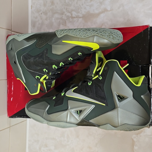Nike LeBron XI 'Dunkman' - Picture 6 of 7